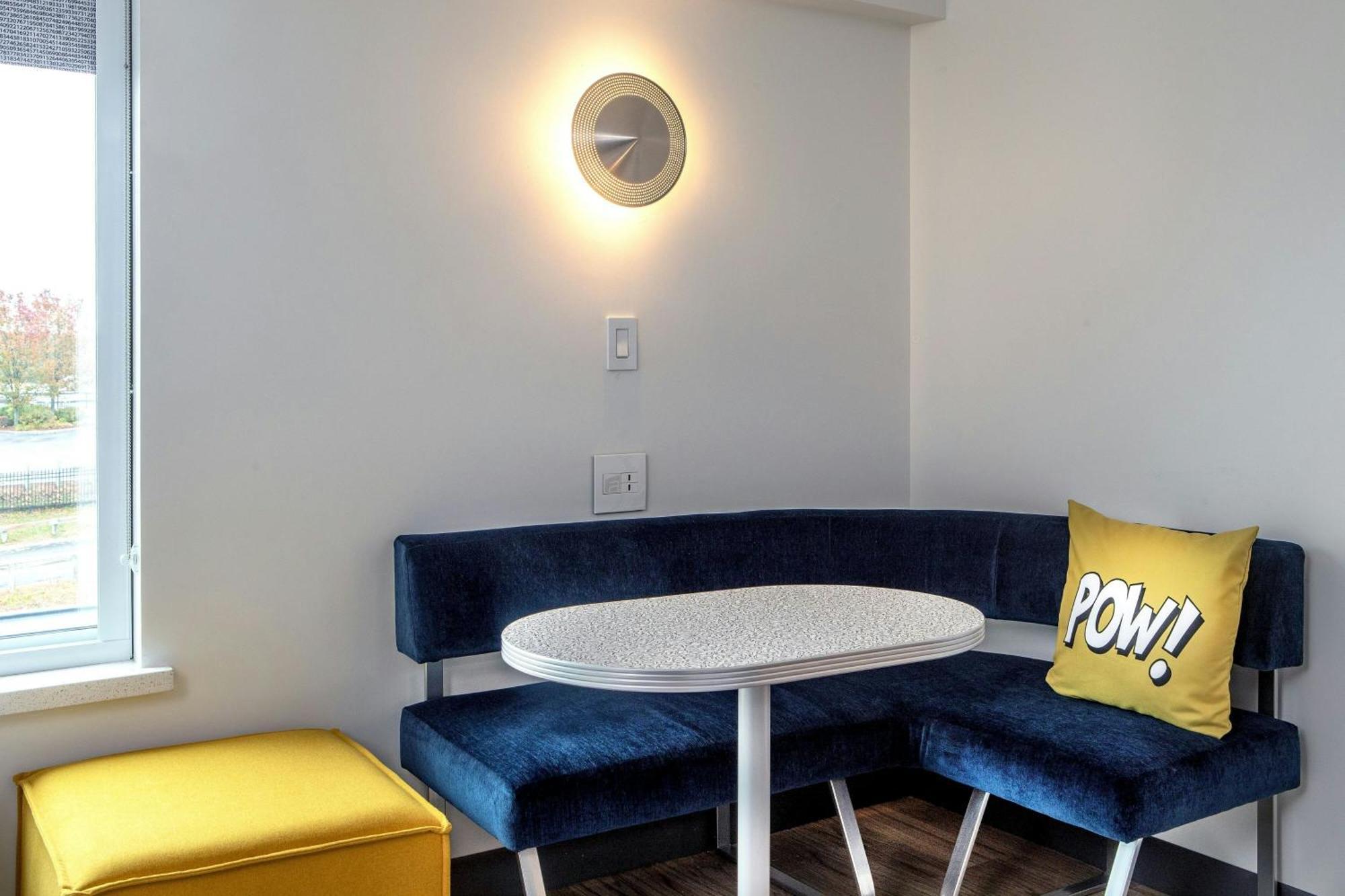 Hotel Aloft Framingham Esterno foto